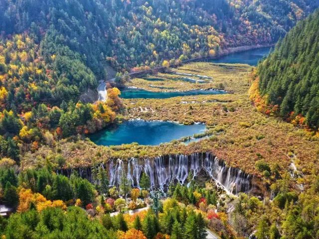 When Fairy Tales Come to Life: Fall in Jiuzhaigou