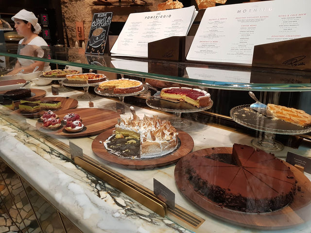 ☕️ Starbucks Reserve Roastery Milan – "커피 그 이상의 경험"