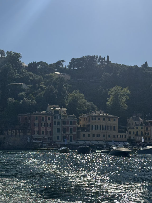 ล่องเรือจากRapallo…สู่เสน่ห์สีพาสเทลแห่งPortofino