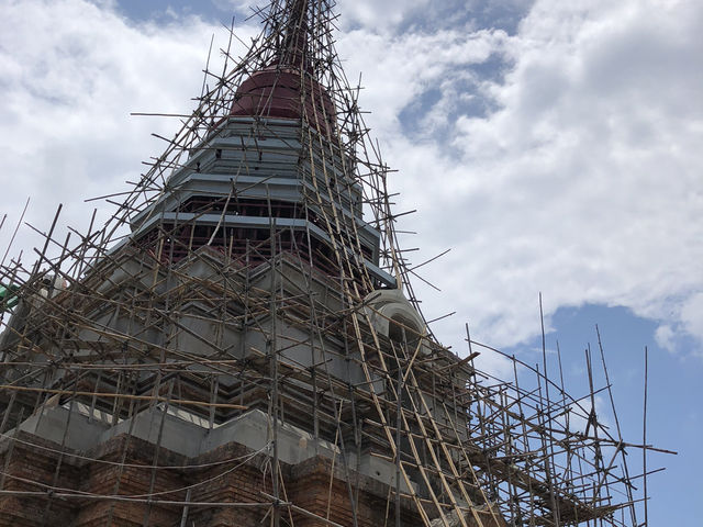 5色の仏像が美しい🤍❤️💙💛💚山頂の寺院⛰️🛕