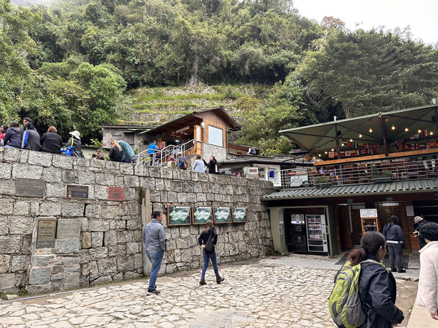 【マチュピチュ遺跡】霧のベールをまとって姿を現す、空中都市の神秘。