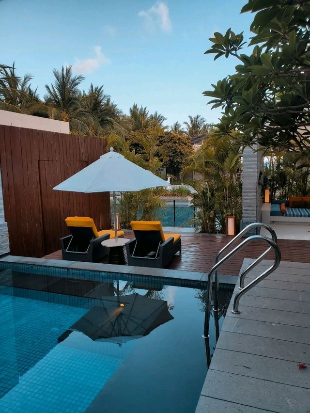Beachfront Bliss: Your Spring Escape in Sanya ✨️
