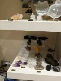 Yingmu – Where Crystals, Glass, and Calm Collide