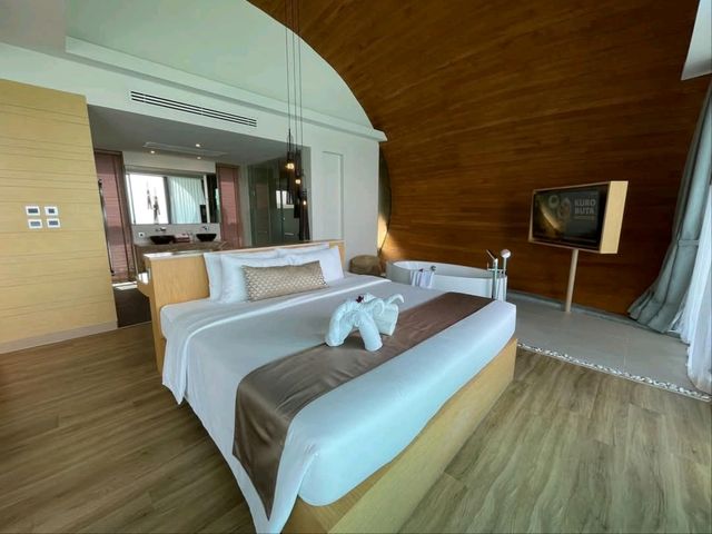 Crest Resort & Pool Villas ภูเก็ต