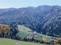 หมู่บ้าน Funes - Dolomite