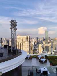 曼谷｜這家高空酒吧貴但值得 情侶必收！52樓吃晚餐、64樓看夜景