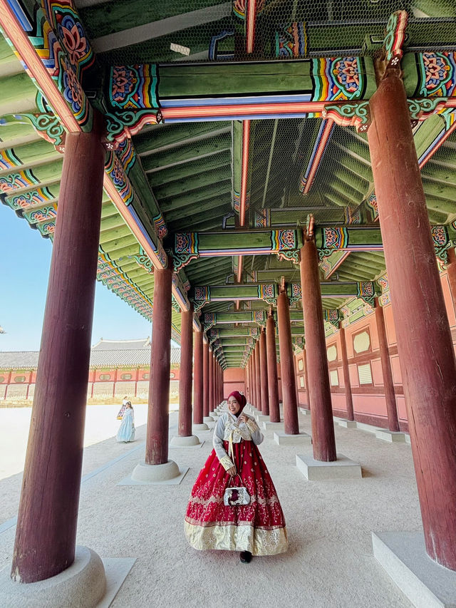 Wearing Hanbok Walk Around Gyeongbokgung Palace😍