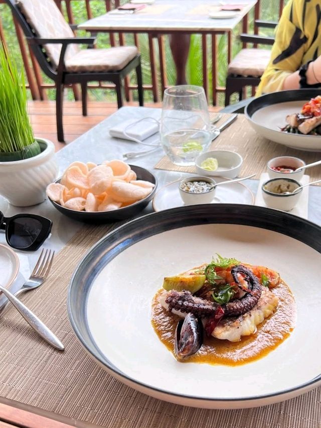 🍽️ A Feast in the Forest – Dining at Four Seasons Resort Bali at Sayan