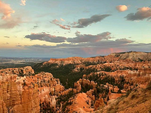 Hoodoo Wonderland: Hiking the Queen’s Garden & Navajo Loop