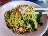ร้านบะหมี่เก่าแก่ หน้าโรงพักแปดริ้ว
