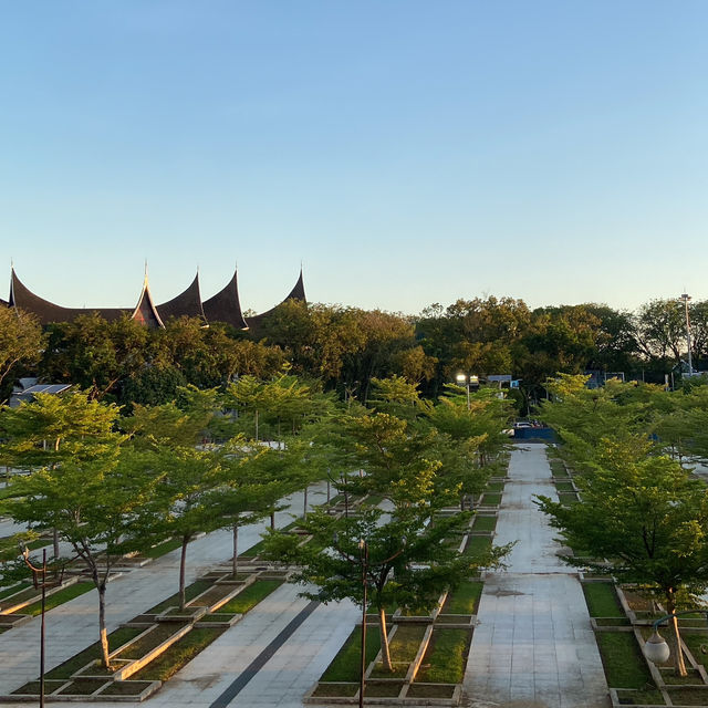 Springtime Serenity: Discovering the Grand Mosque of West Sumatra
