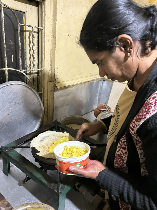 🥥 Gaayathri Mess：ヌワラエリヤの心温まるベジ食堂