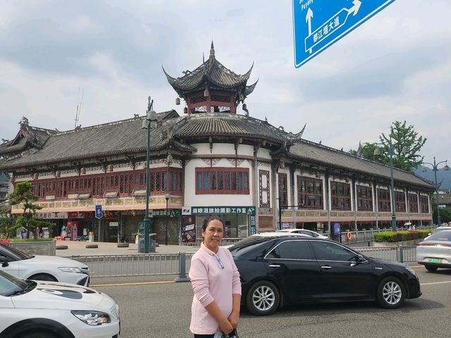 🐼สถานที่ยอดฮิตในตูเจียงเยี่ยน
