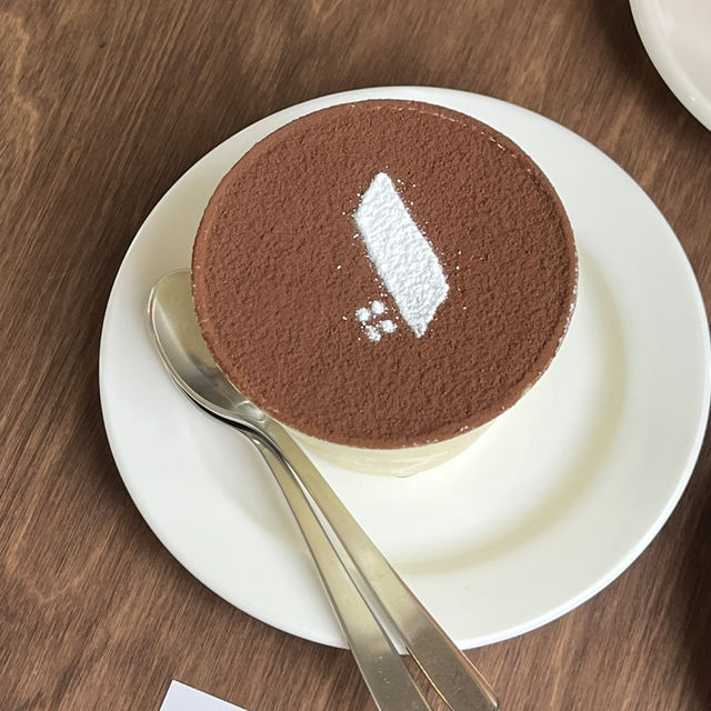 제주 여행 / 차분한 분위기에 맛난 디저트와 음료를 파는 카페 작은방