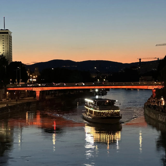 Vienna Travel: An Imperial & Artistic Journey! 🇦🇹🎶🏰