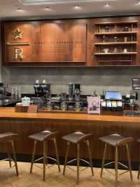 Guangzhou’s Dreamiest Starbucks: Dipped in Tiffany Blue