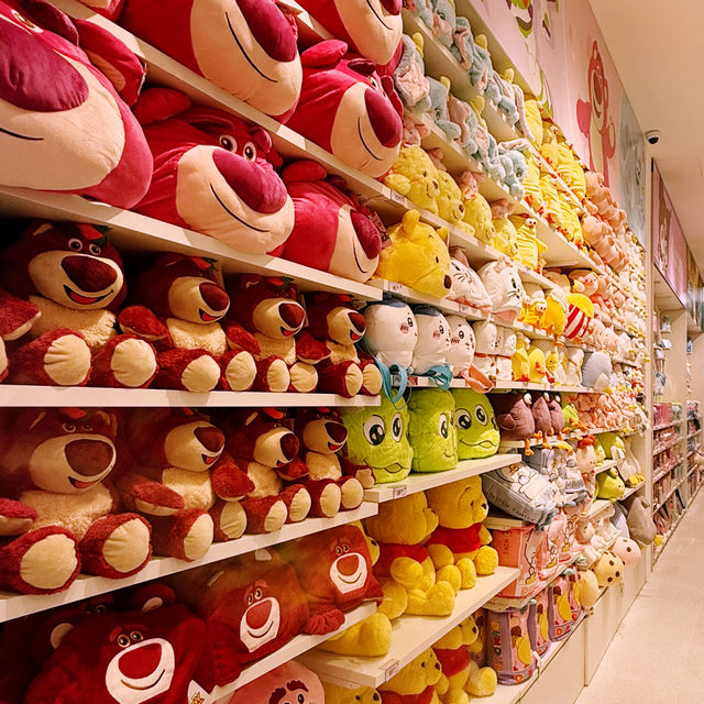 MINISO Magic in Toppen: Disney, Sanrio & So much Crayon Shinchan! 