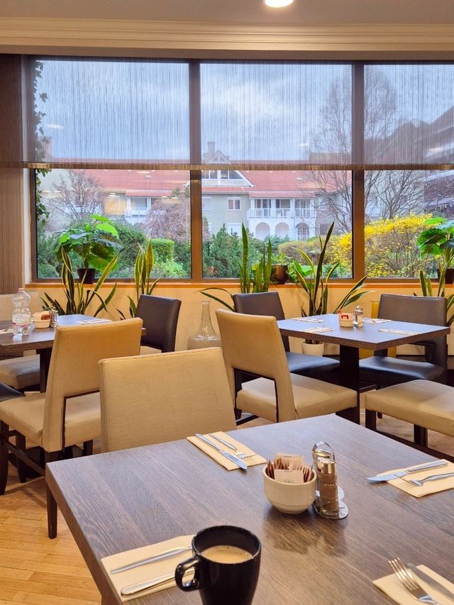 깔끔하고 조용한 부다페스트도시뷰맛집Leonardo Hotel호텔