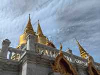 วัดตรีทศเทพวรวิหาร วัดสงบกลางเมือง