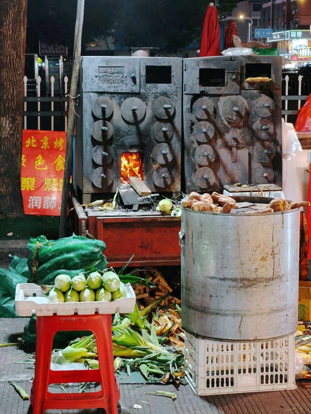 A lively street food paradise in Yiwu (But watch your step! 😭)