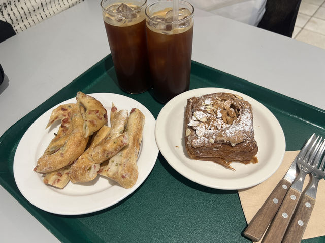 성수 속 작은 유럽, 오우드 베이커리에서의 한 입 휴식🥐