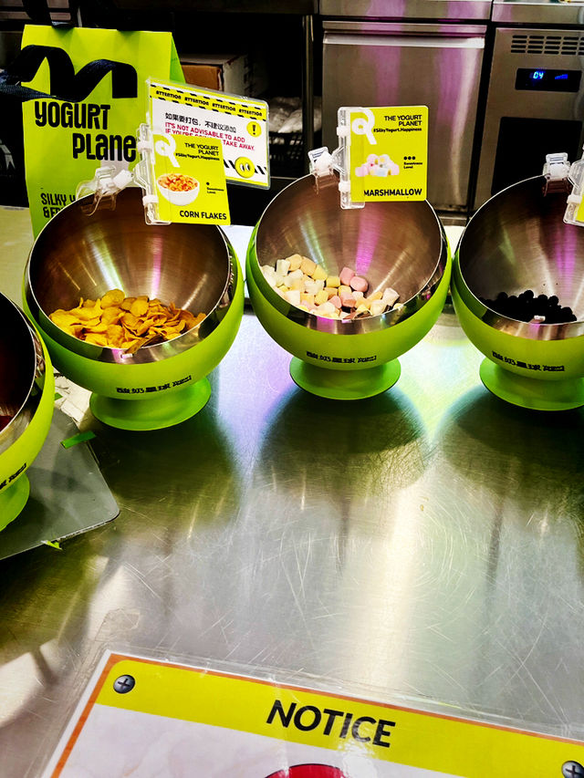 Yogurt Planet at Queensbay – Sweet Escape from the Heat!