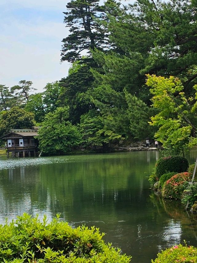 金澤｜兼六園中心四季皆美〔霞池〕