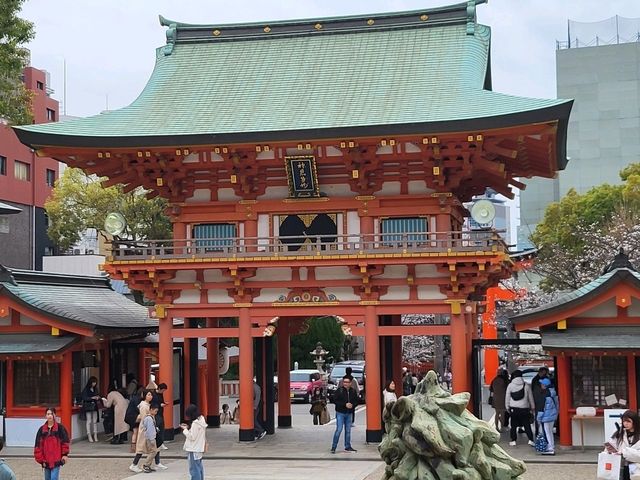 神戶鬧區內的櫻花秘境/生田神社