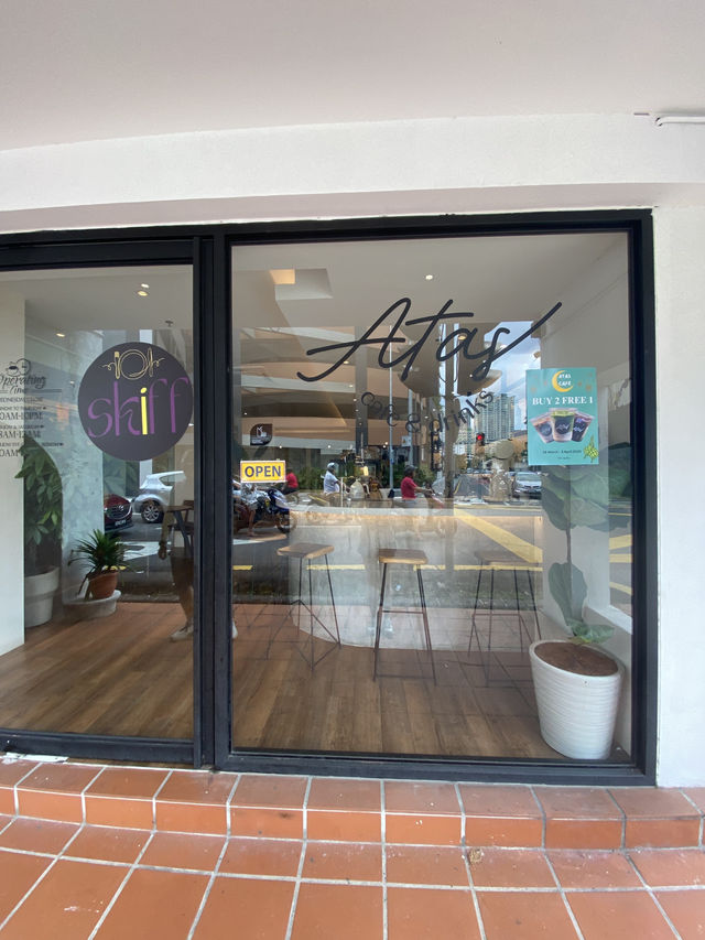 Cozy cafe in town!