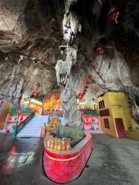 Dong Hua Cave Temple