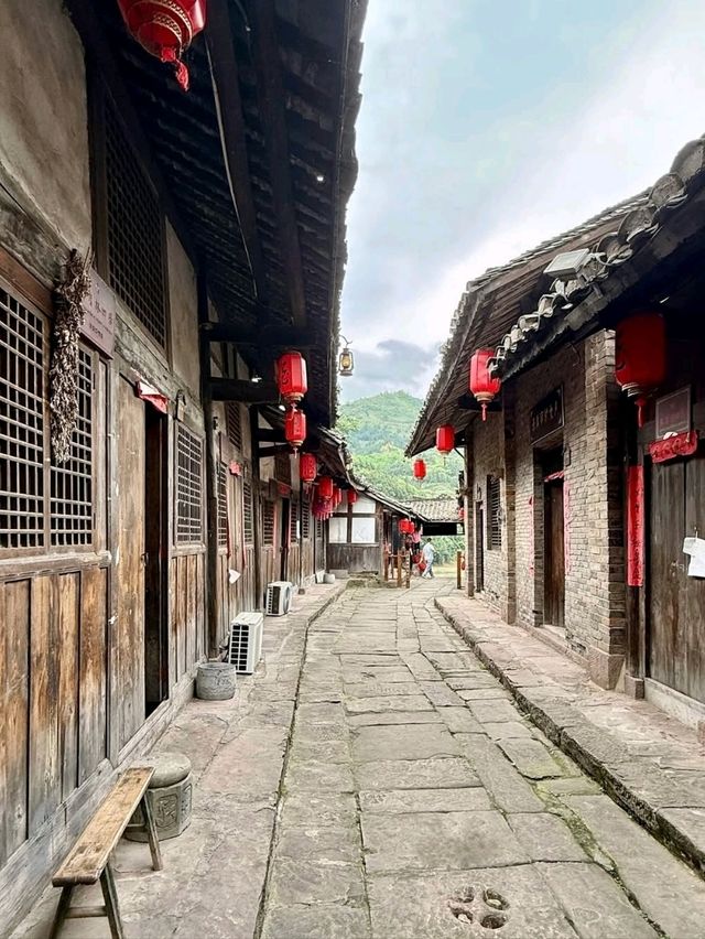 Chasing Light and Colors at Chishui Danxia Foguangyan