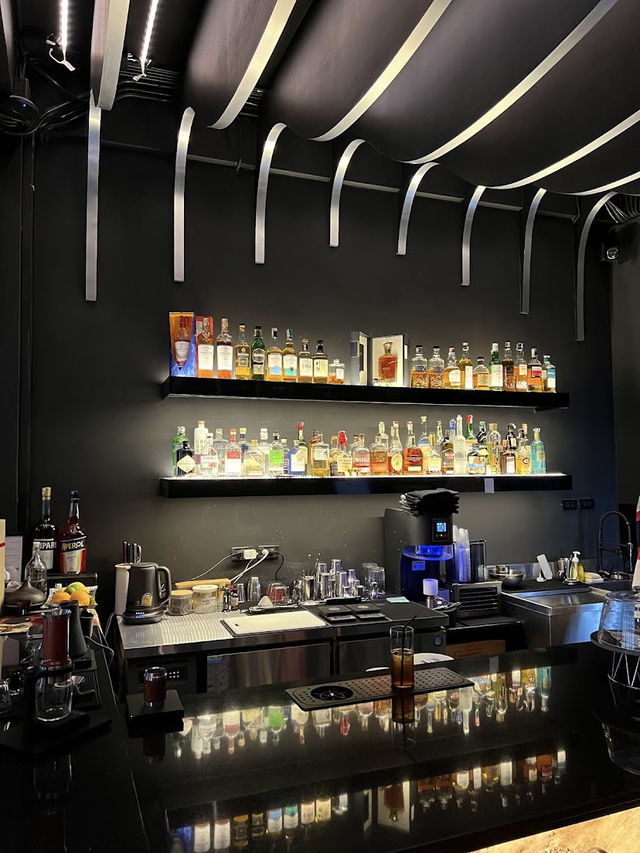 Moonlight House Cafe & Bar Hatyai, Dual-Purpose Delight Under the Moonlight