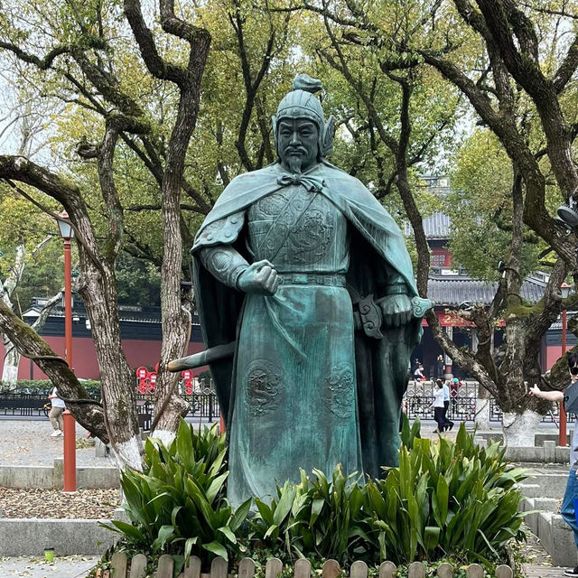 🌅 West Lake (西湖): A Grand Stage of Nature and Culture