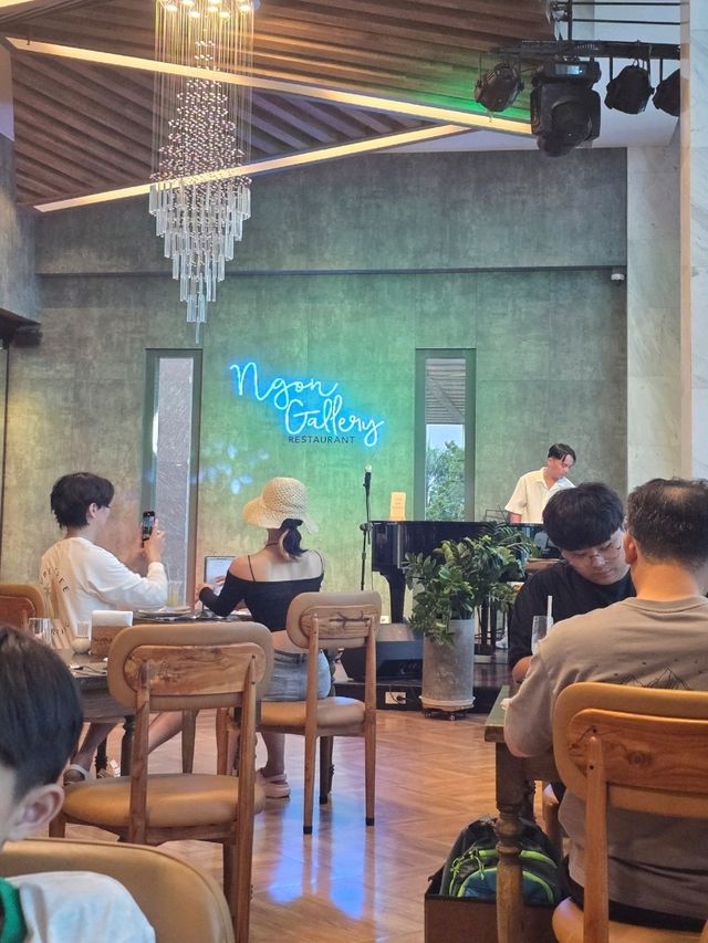넘버원 뷔페 응온갤러리