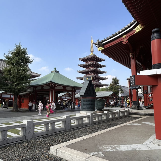The Heart of Asakusa: A Solo Visit to Sensō-ji's Main Hall (Kannondō) 🙏