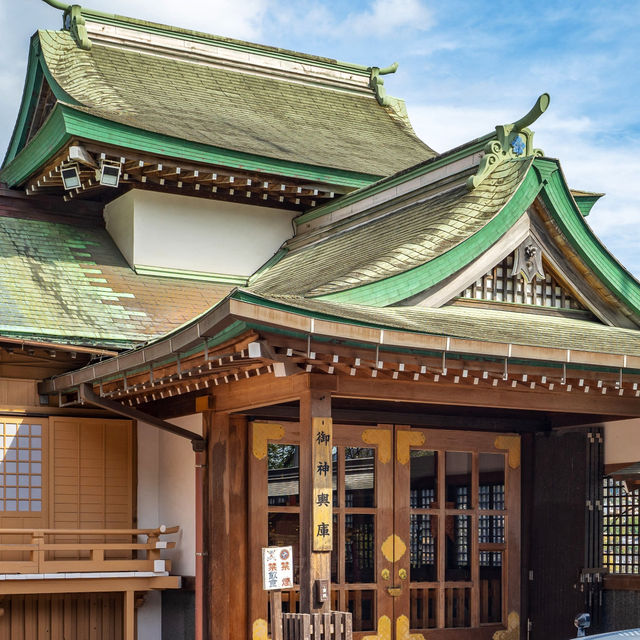 大洲神社:紅色鳥居下的靜謐🚪✨ 大洲神社:紅色鳥居下的靜謐🚪✨