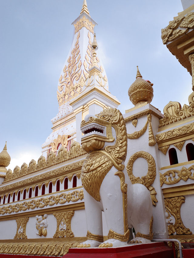 ชวนไปสักการะสิ่งศักดิ์สิทธิ์แห่งนครพนม