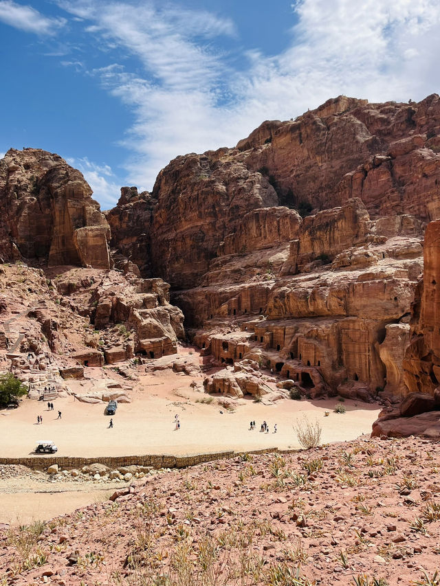 🏛️ Timeless Wonder: Exploring Petra, Jordan  🏛️ Timeless Wonder: Exploring Petra, Jordan