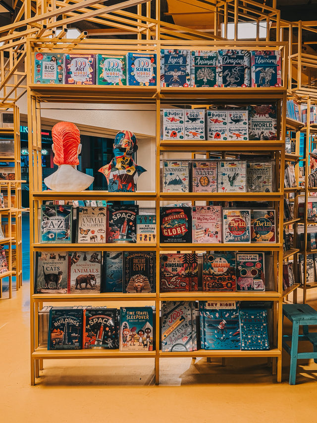 A Reader’s Retreat — BookXcess @ Lalaport 