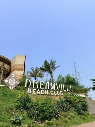 [Jakarta PIK] สัมผัสบรรยากาศรีสอร์ทในจาการ์ตาที่บีชคลับ?! 🌴🏖️