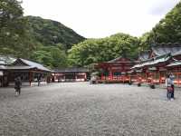 【和歌山・熊野速玉大社⛩️】熊野川の畔に輝く朱の社殿、神々の“はじまりの地”