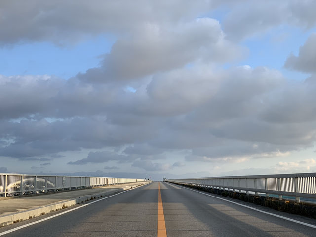 🌉 오키나와 코우리대교, 끝없이 이어지는 푸른 길 위에서 🌉 오키나와 코우리대교, 끝없이 이어지는 푸른 길 위에서