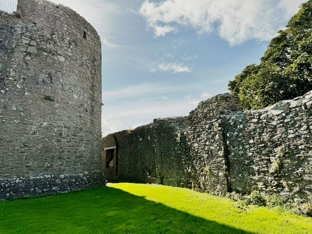 Your Solo Sentinel: Dundrum Castle, County Down Your Solo Sentinel: Dundrum Castle, County Down