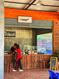 “ลาบเหนือแท้ ๆ ที่เชียงราย — ร้านลาบกำนันดวงแก้ว” 