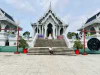 “วัดโกรวาราม” วัดใจกลางเมืองกระบี่ ที่สงบ งดงาม