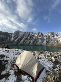 아라콜 패스에서 만세를 외치다