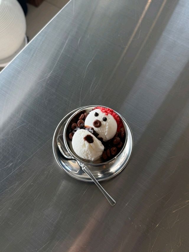 화이트우드 무드의 신상 감성카페 — 코클렌(Coclen) 화이트우드 무드의 신상 감성카페 — 코클렌(Coclen)