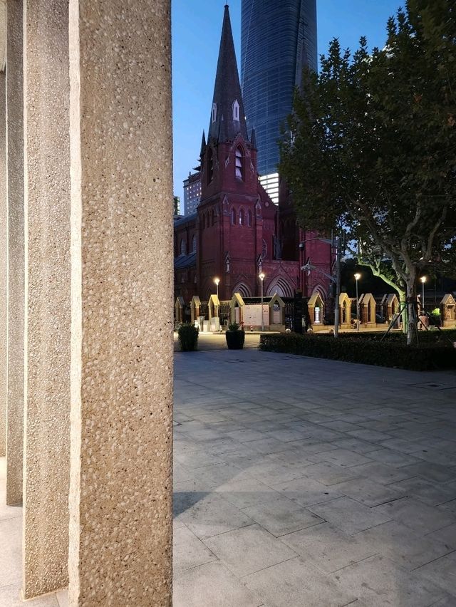 Shanghai’s Iconic Gothic Gem: St. Ignatius Cathedral at Dusk 🌆✨ Shanghai’s Iconic Gothic Gem: St. Ignatius Cathedral at Dusk 🌆✨
