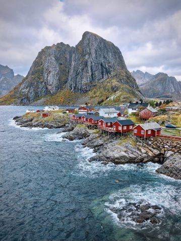 🇳🇴 Lofoten Islands, Norway | Red Cabins, Dramatic Peaks & Arctic Beauty 🏔️