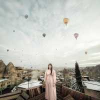 Watching Hot Air Balloons @ Sultan Cave Suite